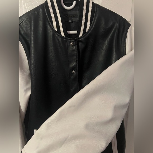 Large varsity jacket (some stains) - Picture 5 of 5